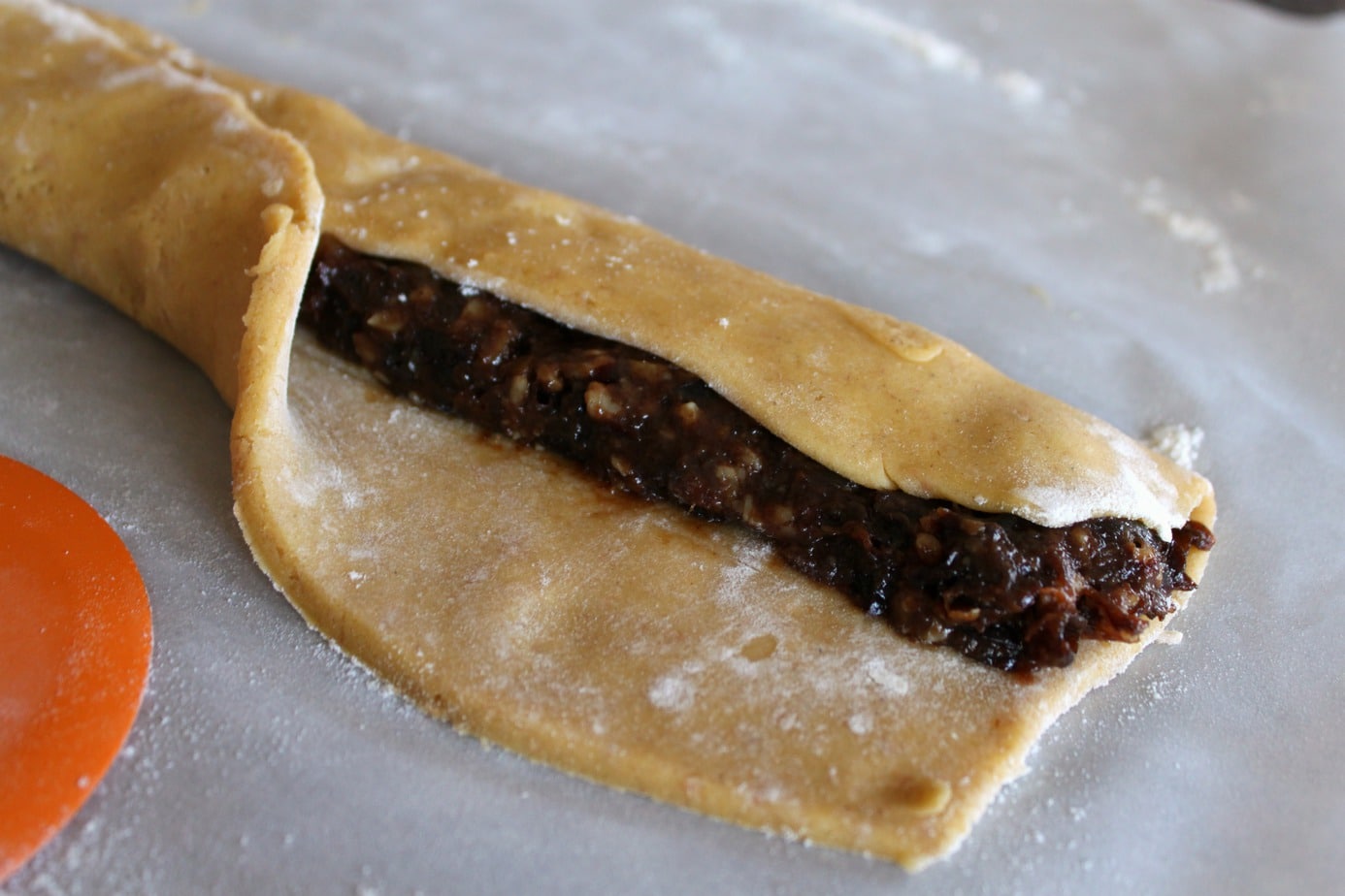 There's something magic about prunes, walnuts, and cinnamon wrapped up in this orange scented dough. New flavours form a new favourite classic cookie. Just like Fig Newtons, but better! #fignewtons #fakefignewtons #copycatrecipe #cookies